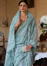 Carica l'immagine nel visualizzatore Galleria,China Blue Floral Printed Linen Saree