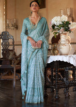 Carica l'immagine nel visualizzatore Galleria,China Blue Floral Printed Linen Saree