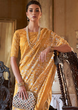 Carica l'immagine nel visualizzatore Galleria,Mikado Yellow Floral Printed Linen Saree