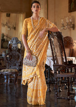 Carica l'immagine nel visualizzatore Galleria,Mikado Yellow Floral Printed Linen Saree