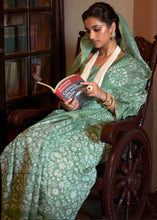 Carica l'immagine nel visualizzatore Galleria,Envy Green Floral Printed Linen Saree