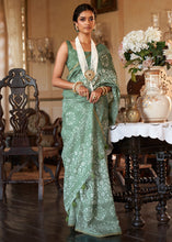Carica l'immagine nel visualizzatore Galleria,Envy Green Floral Printed Linen Saree
