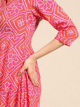 Laden Sie das Bild in den Galerie-Viewer, Front Cowl Midi Dress
