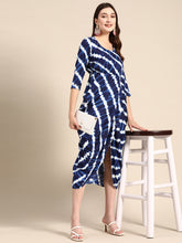 Laden Sie das Bild in den Galerie-Viewer, Overlap Midi Dress