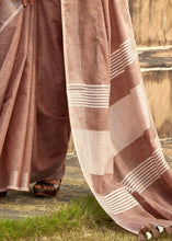 Carica l&#39;immagine nel visualizzatore Galleria,Tawny Brown Soft Linen Silk Saree with Tassels on Pallu