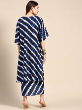 Laden Sie das Bild in den Galerie-Viewer, Shrug with crop top and dhoti skirt