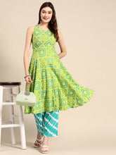 Laden Sie das Bild in den Galerie-Viewer, Deep back tie up kurta palazzo