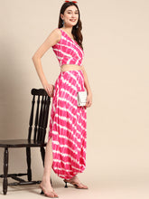 Carica l'immagine nel visualizzatore Galleria,Crop top with cowl dhoti skirt