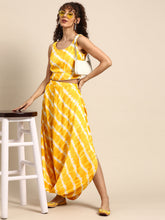 Carica l'immagine nel visualizzatore Galleria,Crop top with cowl dhoti skirt