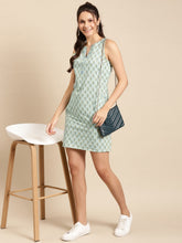 Load image into Gallery viewer, Mini Printed shift dress with big pocket detail