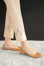 Load image into Gallery viewer, EMBROIDERED COTTON TROUSER 202