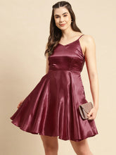 Load image into Gallery viewer, Back knot flare dress
