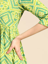 Carica l'immagine nel visualizzatore Galleria,Anghrakha style Kurta with palazzo
