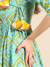 Carica l'immagine nel visualizzatore Galleria,Anghrakha style Kurta with palazzo