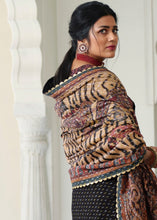 Cargar imagen en el visor de la galería, Brown &amp; Black Digital Print Silk Saree