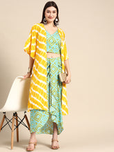 Carica l'immagine nel visualizzatore Galleria,Shrug with crop top and dhoti skirt