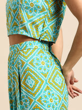 Carica l'immagine nel visualizzatore Galleria,Crop top with Dhoti Pants