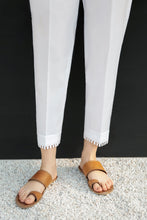 Laden Sie das Bild in den Galerie-Viewer, PLAIN COTTON TROUSER 208