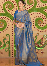 Laden Sie das Bild in den Galerie-Viewer, Sapphire Blue Zari Woven Kanjivaram Silk Saree