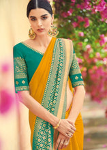 Carica l&#39;immagine nel visualizzatore Galleria,Canary Yellow Zari Woven South Silk Saree