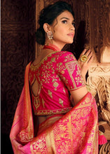 Laden Sie das Bild in den Galerie-Viewer, French Rose Pink Woven Banarasi Silk Saree with Embroidered Blouse