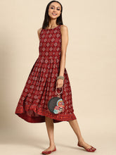 Load image into Gallery viewer, Deep back box pleated Dress