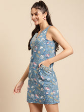 Load image into Gallery viewer, Mini Printed shift dress with big pocket detail