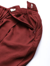 Load image into Gallery viewer, Cowl Skirt with dupatta drape and blouse