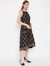 Load image into Gallery viewer, Deep back box pleated Midi Printed Dress
