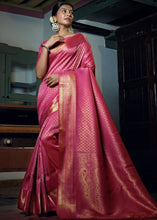 Laden Sie das Bild in den Galerie-Viewer, Shocking Pink Woven Kanjivaram Silk Saree