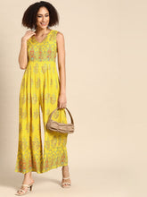Load image into Gallery viewer, V neck pleated jumpsuit