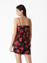 Cargar imagen en el visor de la galería, Frill Speghetti and Shorts Set