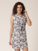 Load image into Gallery viewer, Front tie shift dress