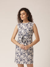 Load image into Gallery viewer, Front tie shift dress