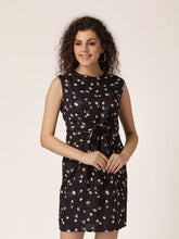 Load image into Gallery viewer, Front tie shift dress