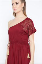 Laden Sie das Bild in den Galerie-Viewer, One shoulder dhoti jumpsuit