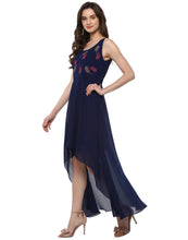 Cargar imagen en el visor de la galería, High Low Maxi Dress with printed yoke