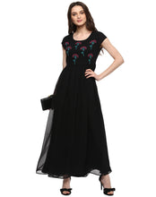 Laden Sie das Bild in den Galerie-Viewer, Block Printed yoke Maxi Dress with Cut out back