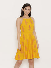 Cargar imagen en el visor de la galería, Backless with string design printed skater dress