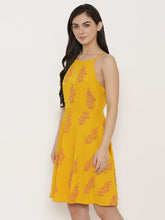 Cargar imagen en el visor de la galería, Backless with string design printed skater dress