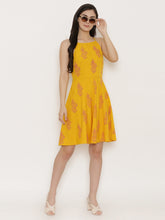 Cargar imagen en el visor de la galería, Backless with string design printed skater dress
