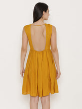 Load image into Gallery viewer, Backless box pleat Dress with Placement Block Print