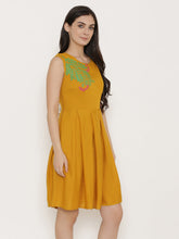 Load image into Gallery viewer, Backless box pleat Dress with Placement Block Print