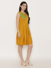 Load image into Gallery viewer, Backless box pleat Dress with Placement Block Print