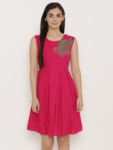 Load image into Gallery viewer, Backless box pleat Dress with Placement Block Print