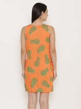 Cargar imagen en el visor de la galería, Block Printed shift dress with large side gathered pockets