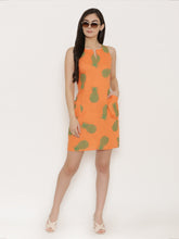 Cargar imagen en el visor de la galería, Block Printed shift dress with large side gathered pockets
