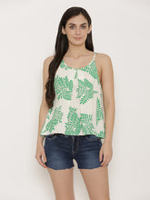 Load image into Gallery viewer, Front box pleat cropped top