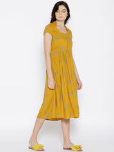 Load image into Gallery viewer, Midi pleated dress with lavender print