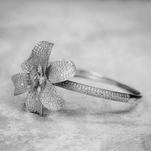 Load image into Gallery viewer, Silverish White Stone Studded Openable Bracelet